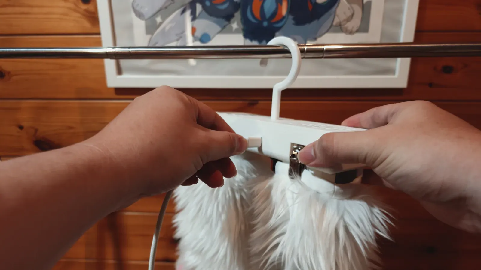 衣架型態接電後的吊掛狀態